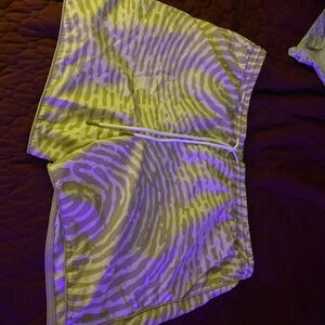 No Boundaries Beige Zebra Print Swim Shorts – Size 2XL (44-46)